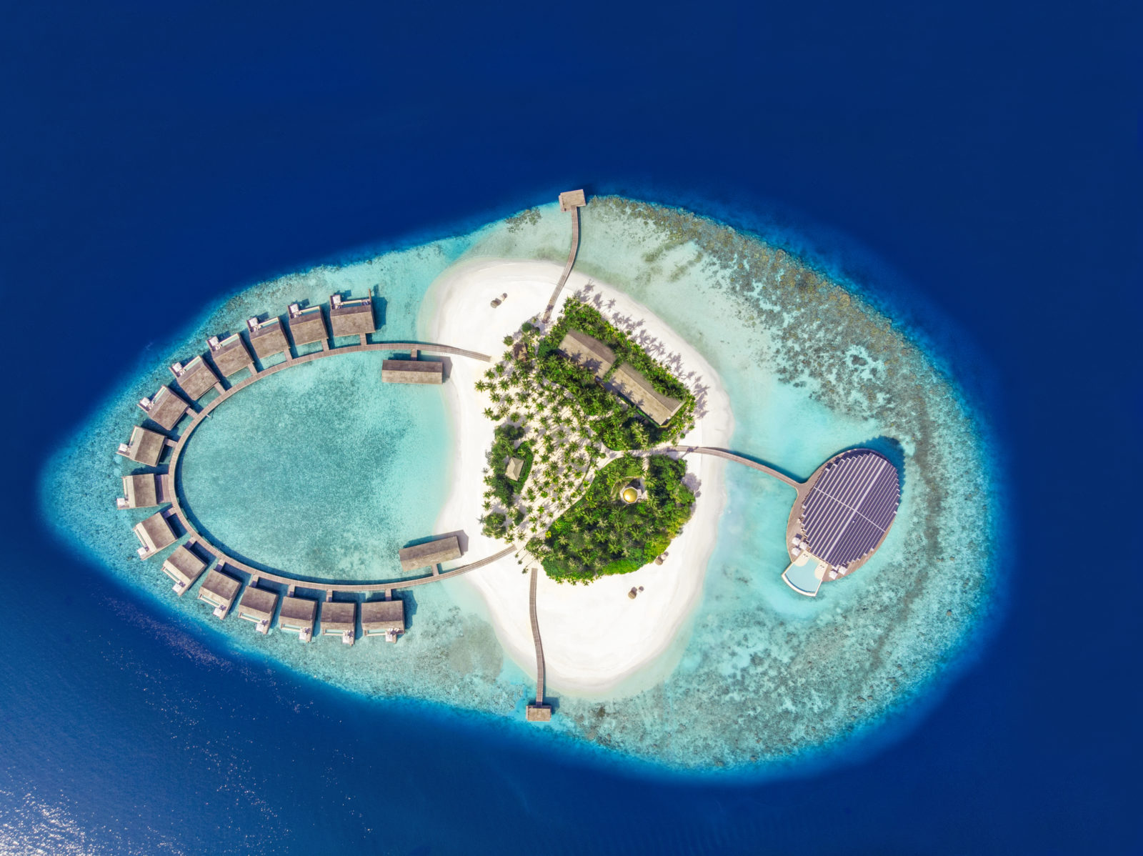 Остров прокат. Kudadoo Maldives private Island. Kudadoo Maldives private Island 5*. Мальдивы Лавияни Атолл. Meeru Island Resort Spa Maldives.